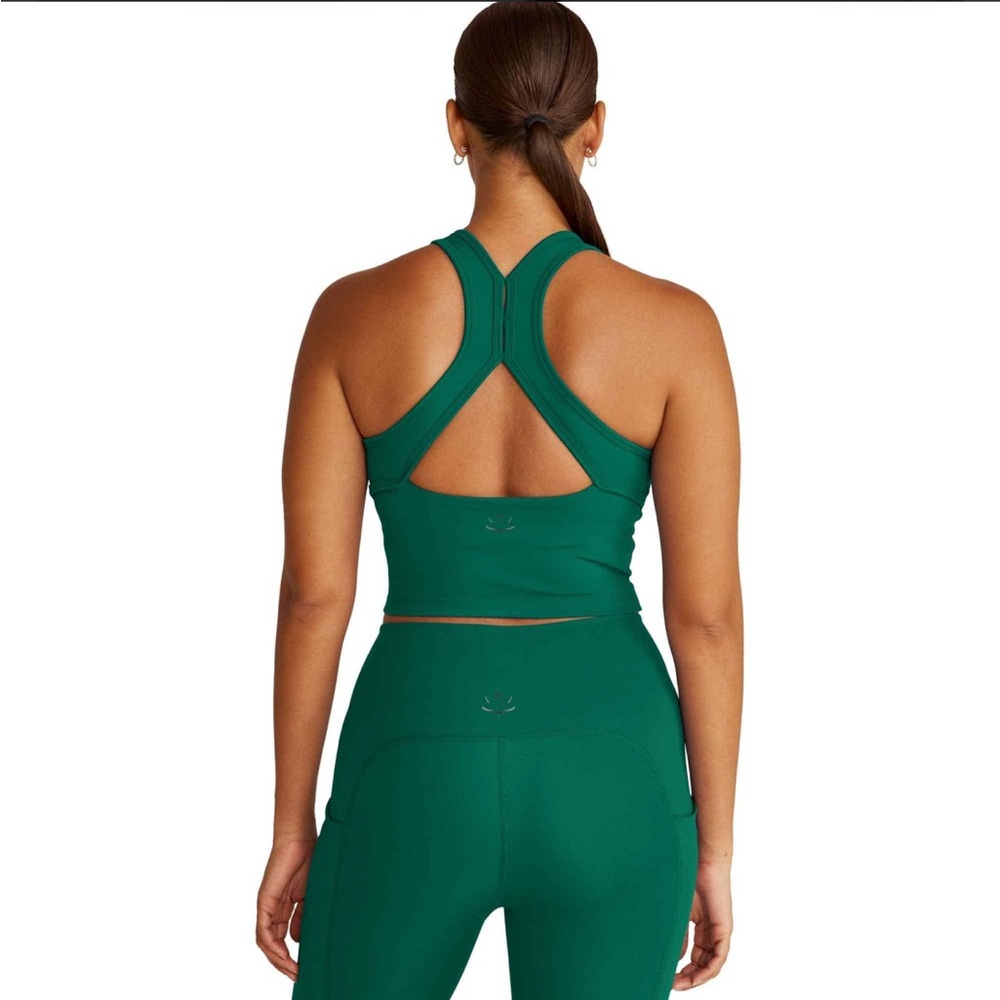 Beyond Yoga Strive Crop Tank and ankle legging set in Emerald Green - Picture 4 of 7